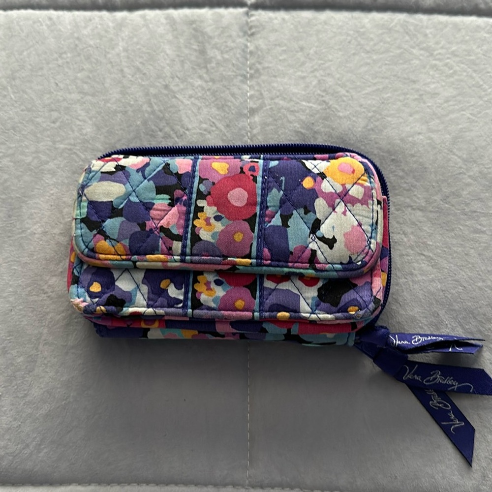 Vera Bradley wallet. Excellent condition.